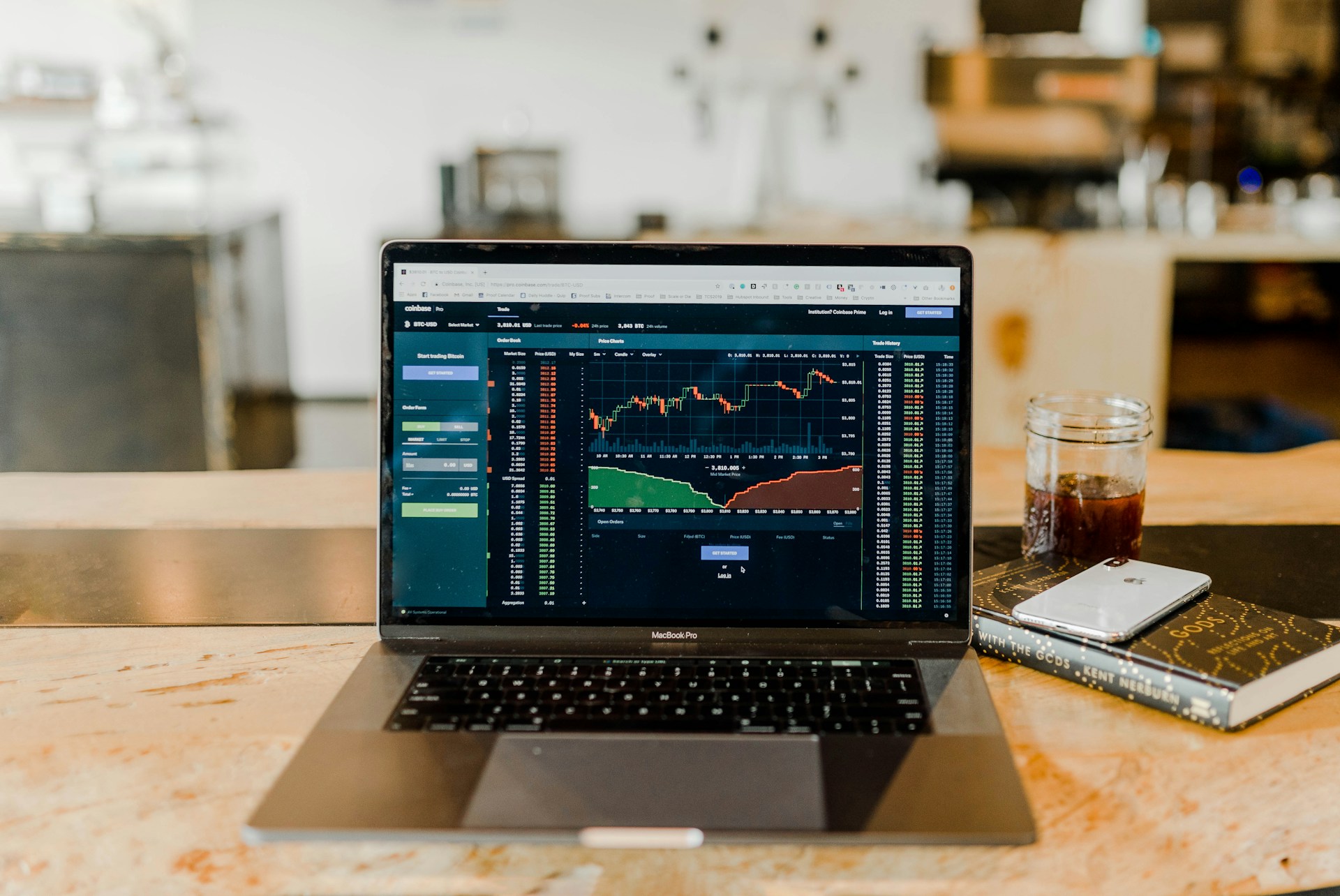 Trading vs. langfristiges Investieren – was besser zu mir passt